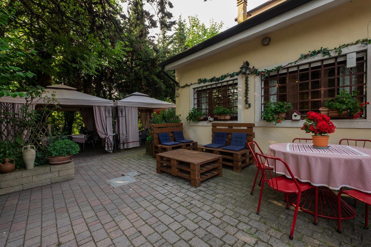 Ai Due Pini B&B Pescantina Exteriör bild
